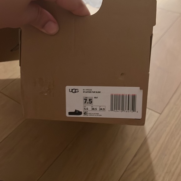 Ugg slippers - Picture 5 of 5